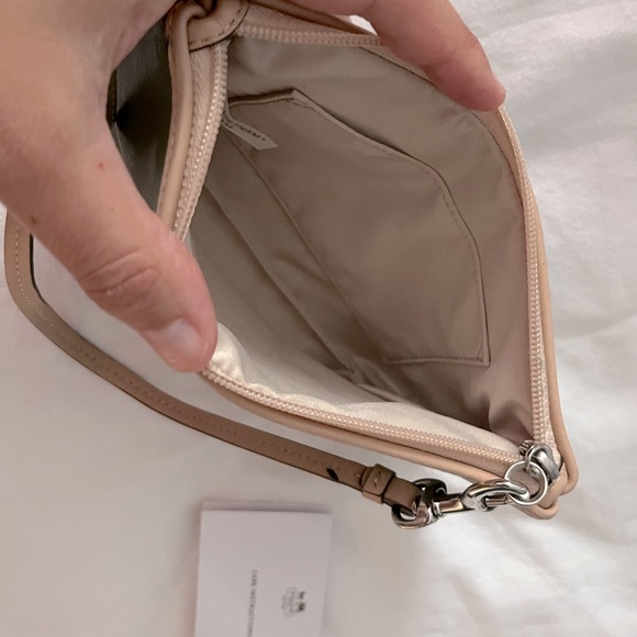 Coach wristlet - Picture 3 of 3